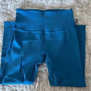Born Primitive Teal Crop Leggings. Size M